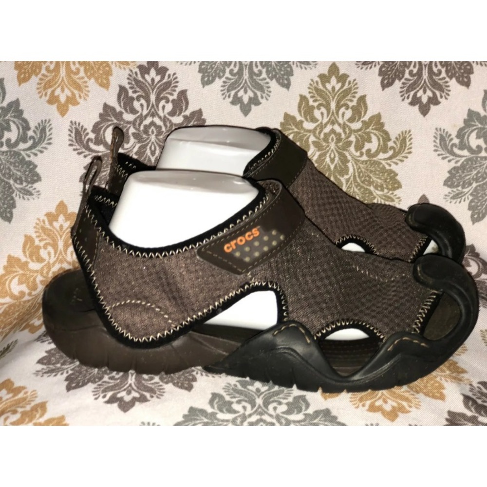 Crocs swiftwAter flat sandals